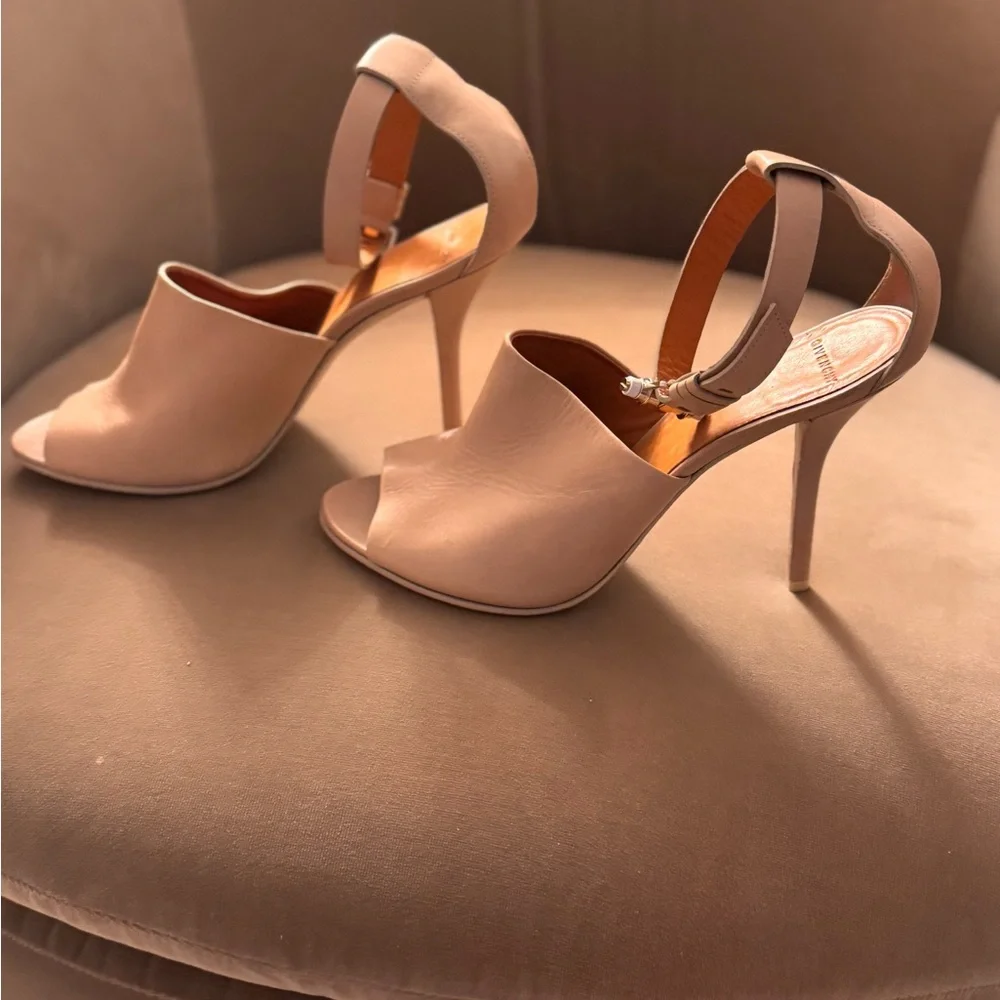 Givenchy Tan Heels - Picture 3 of 4
